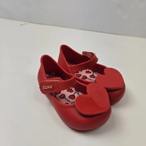 Kids Red Heart Shoes - Picture 2 of 7